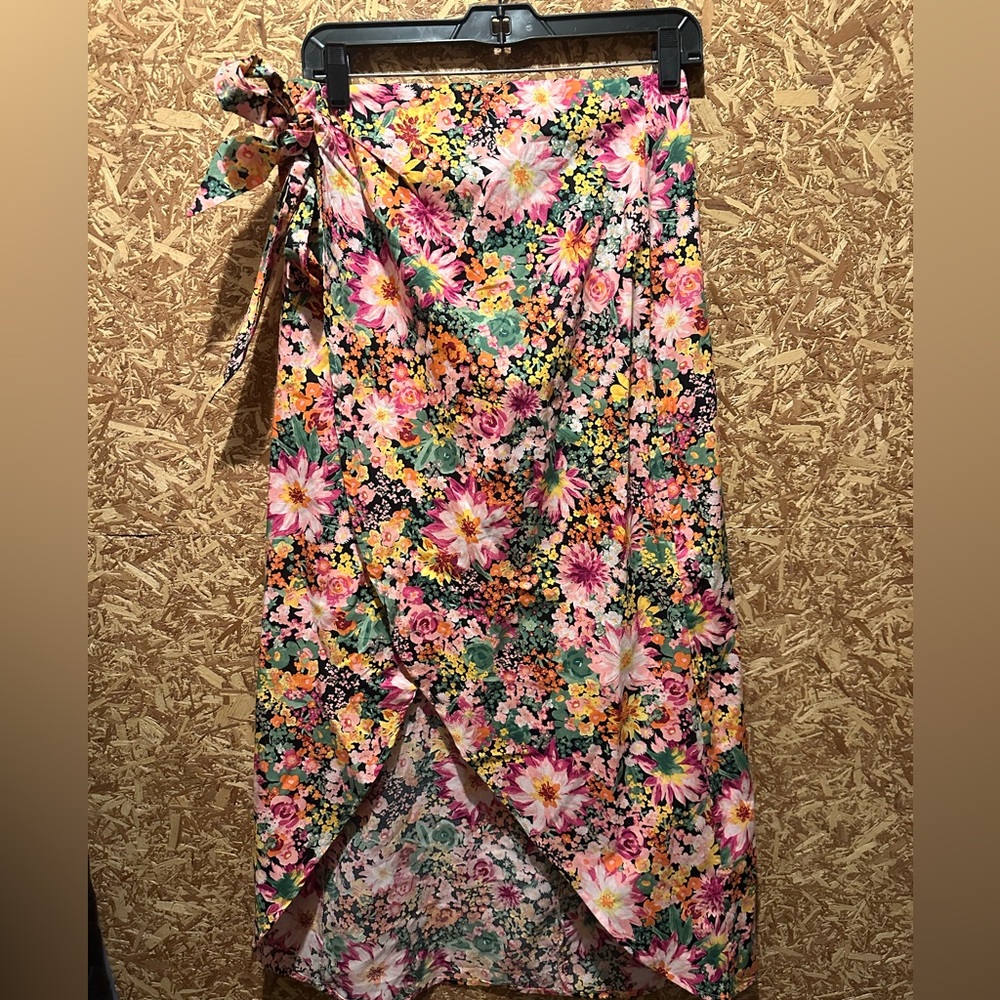 HM Women’s Floral Multi‎ Color Wrap Skirt Size S
